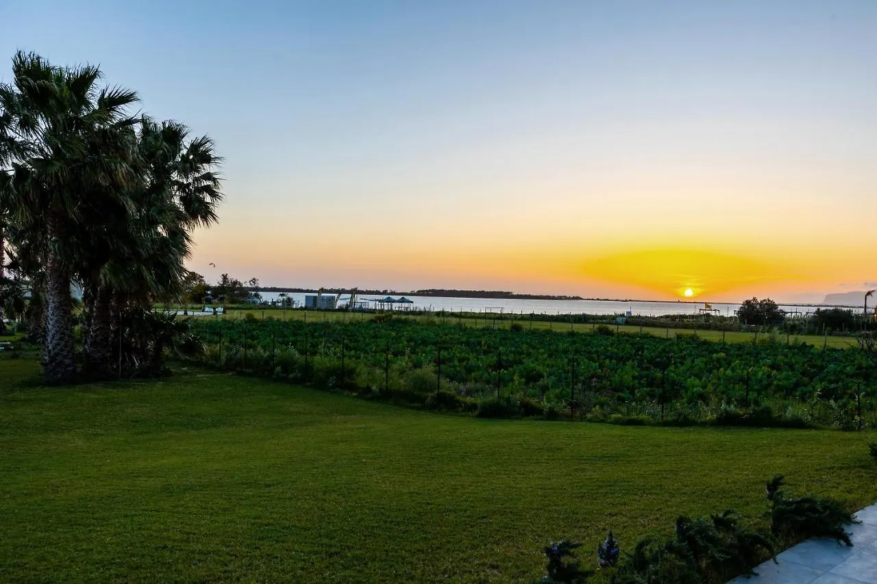 Aparthotel Casa B, Room 6 - Palm Kite Paradise, At Lagoon - Lo Stagnone Kite Spot Marsala